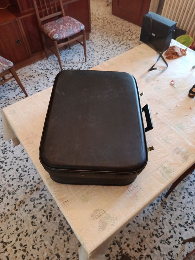 Maleta vintage negra