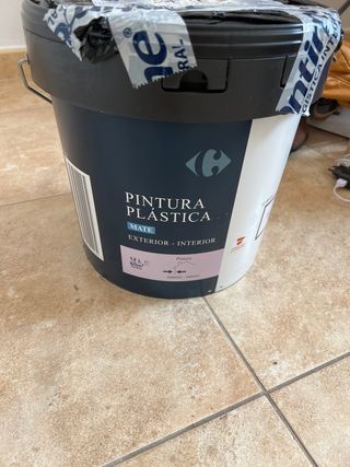 Pintura plástica mate 12L - Nueva
