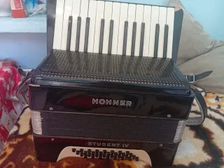 Acordeones diferentes marcas !