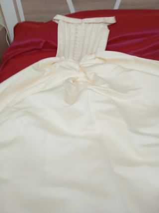 Vestido novia Pronovias beige