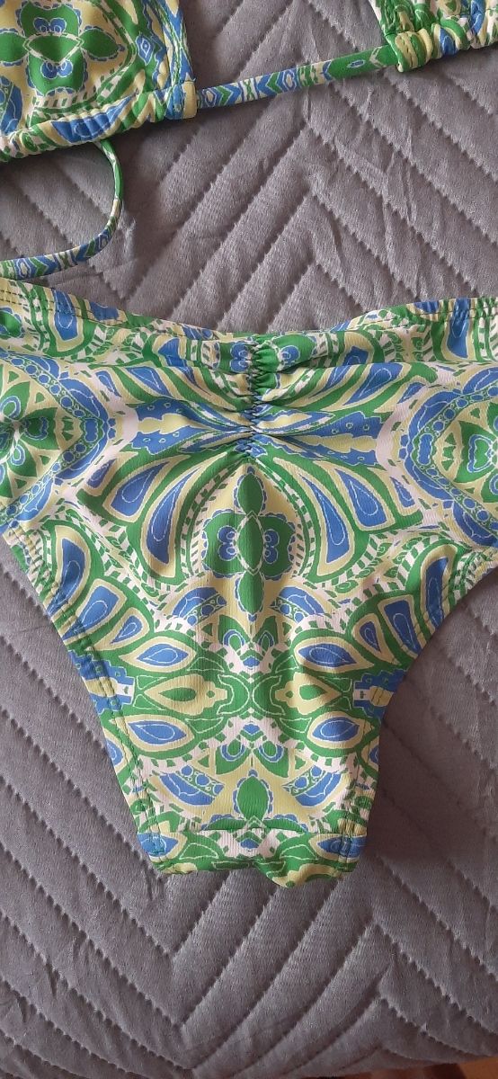 Bikini estampado verde talla S