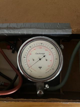 Oscilotonometro (Tensiómetro) antiguo Oscillomat
