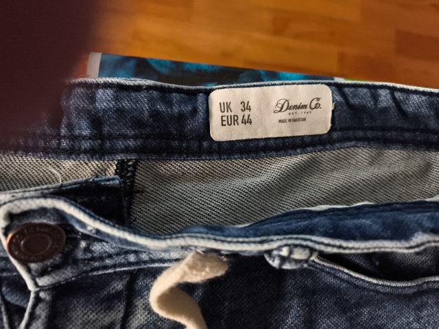 Bermudas Vaqueras Desgastadas