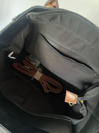 Bolso negro y marrón