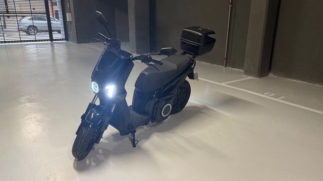 Silence S01: Moto eléctrica negra 2021 con 10.700k