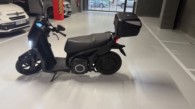 Silence S01: Moto eléctrica negra 2021 con 10.700k
