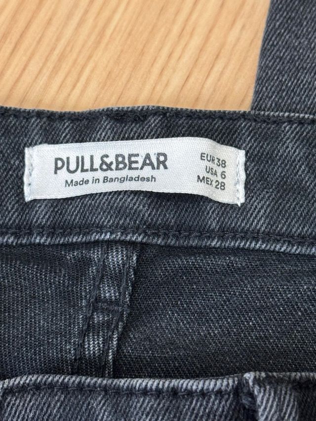 Conjunto jeans mom + 2 crop tops negro. Talla 38. 