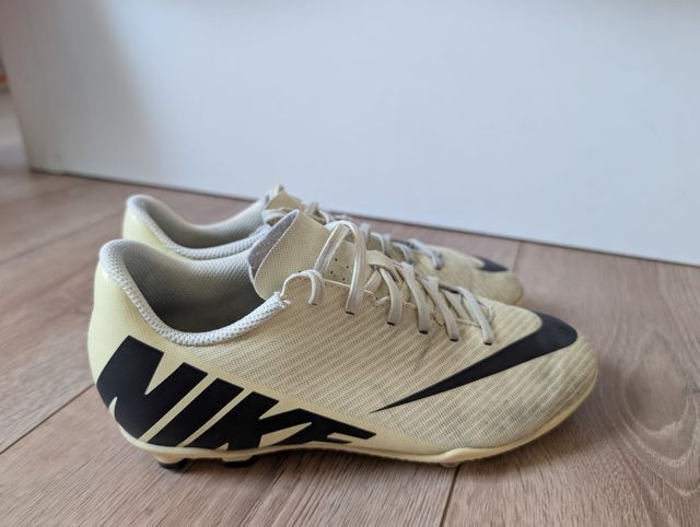 Scarpe da calcio Nike Mercurial da bambino - beige/nere