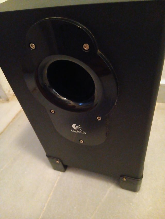 Subwoofer Logitech G51 - Negro