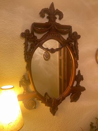 Espejo antiguo estilo Luis XV y consola con piedra