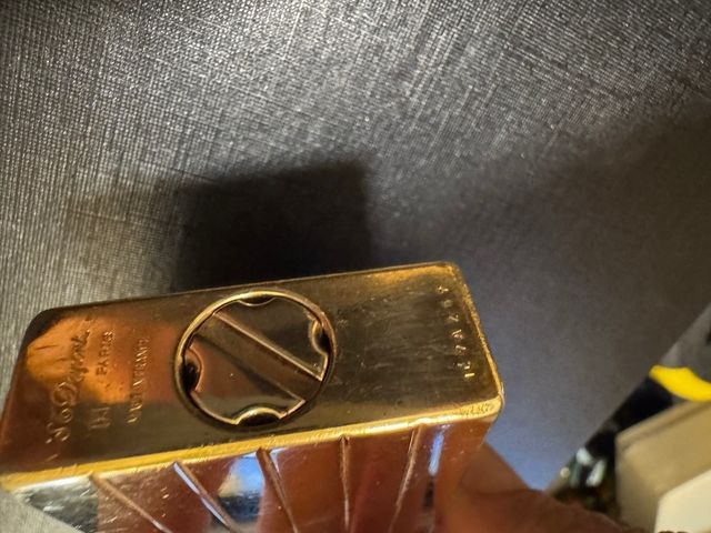 Mechero Dupont dorado