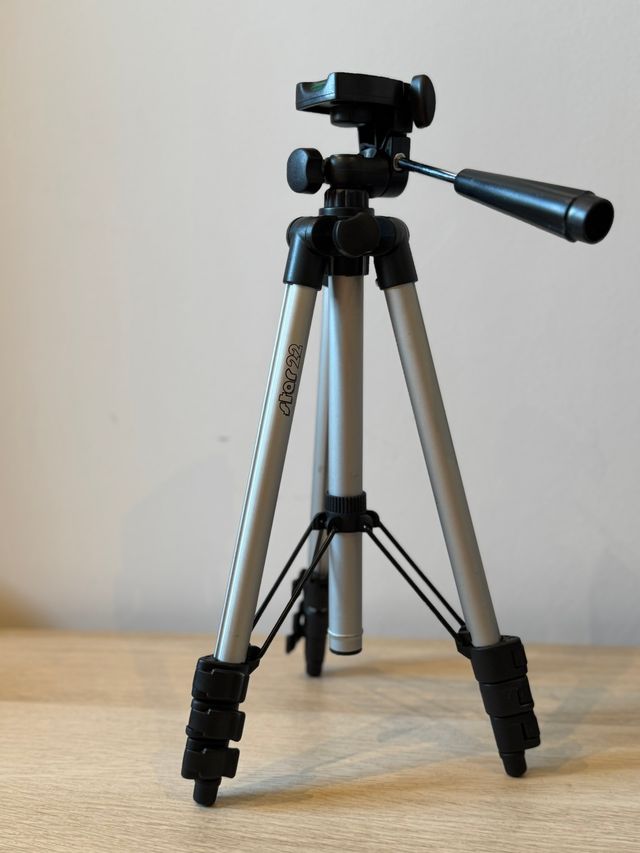 Trípode Hama Star 22 (nuevo, sin estrenar) + funda