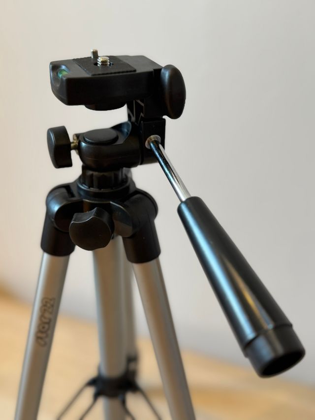 Trípode Hama Star 22 (nuevo, sin estrenar) + funda