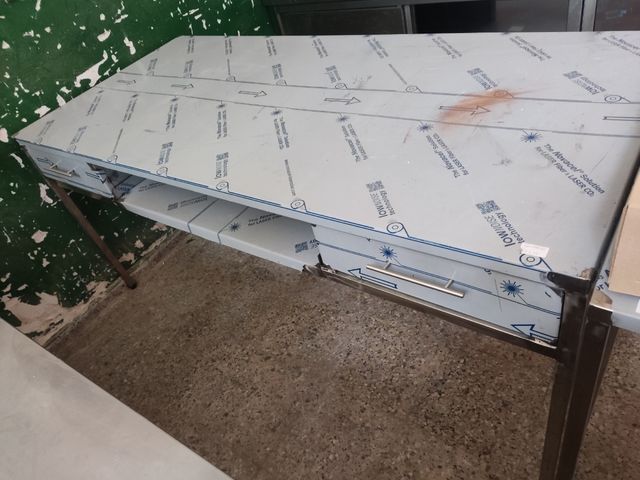 MESA INDUSTRIAL DE 88 CM