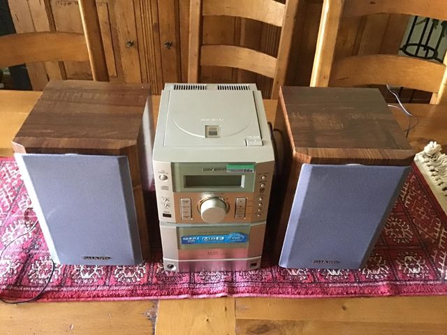 Minicadena Sharp - CD, Radio