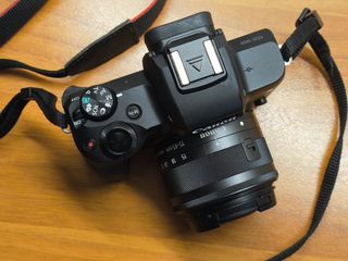 Canon EOS M50 + Canon 15-45
