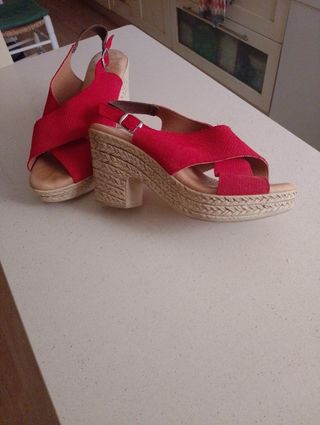 Yokono - Zapatos cuña rojos nº39