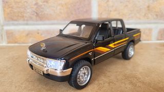 Toyota Hilux GL - Coche escala