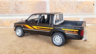 Toyota Hilux GL - Coche escala