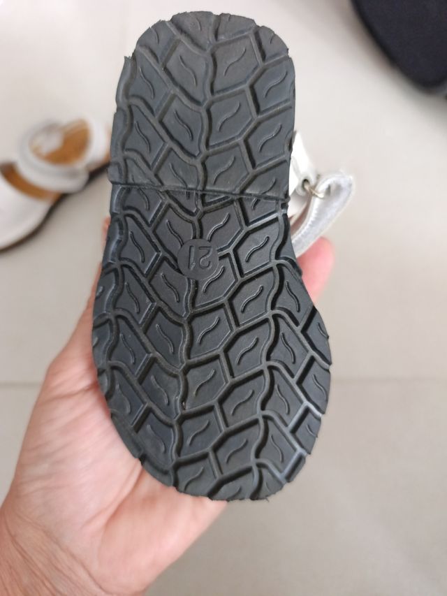 Sandalias niña blancas, talla 21