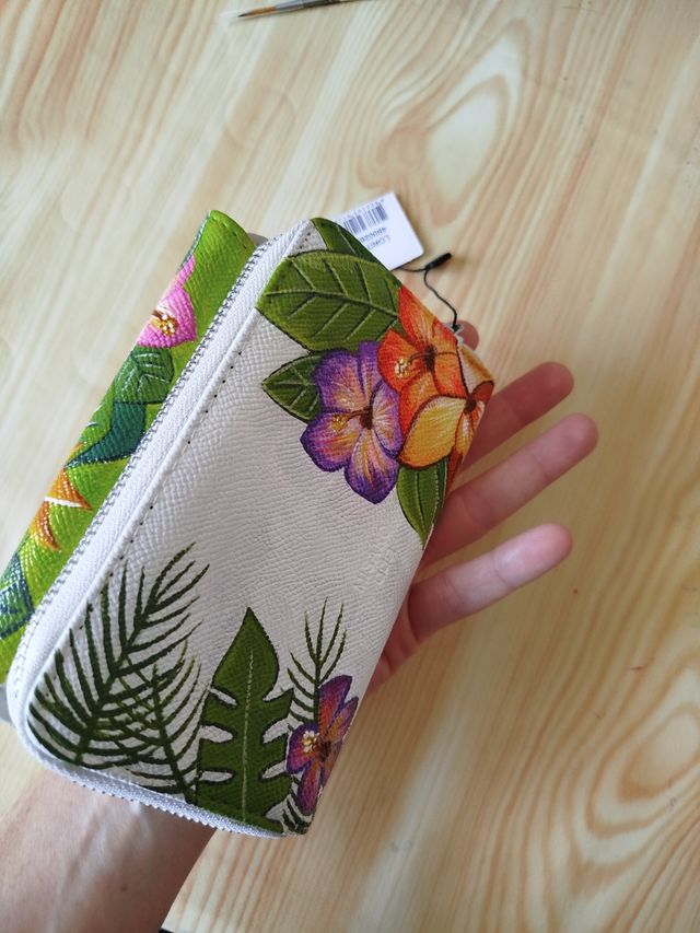 Cartera flores tropicales pintada a mano