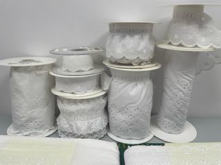 Lote de tiras bordadas blancas