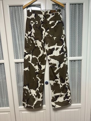 Pantalones cargo militares estampados