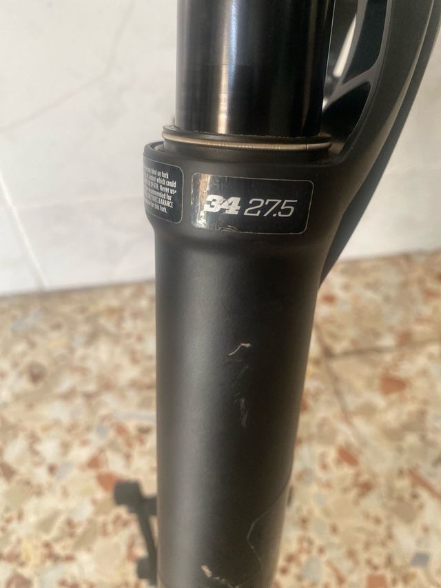 Horquilla Fox 34 27.5" 150mm de recorrido.