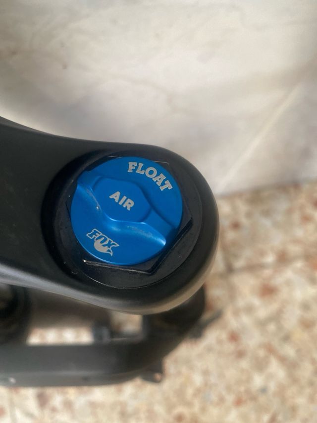 Horquilla Fox 34 27.5" 150mm de recorrido.