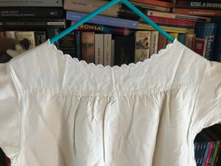Camicia da notte antica in lino