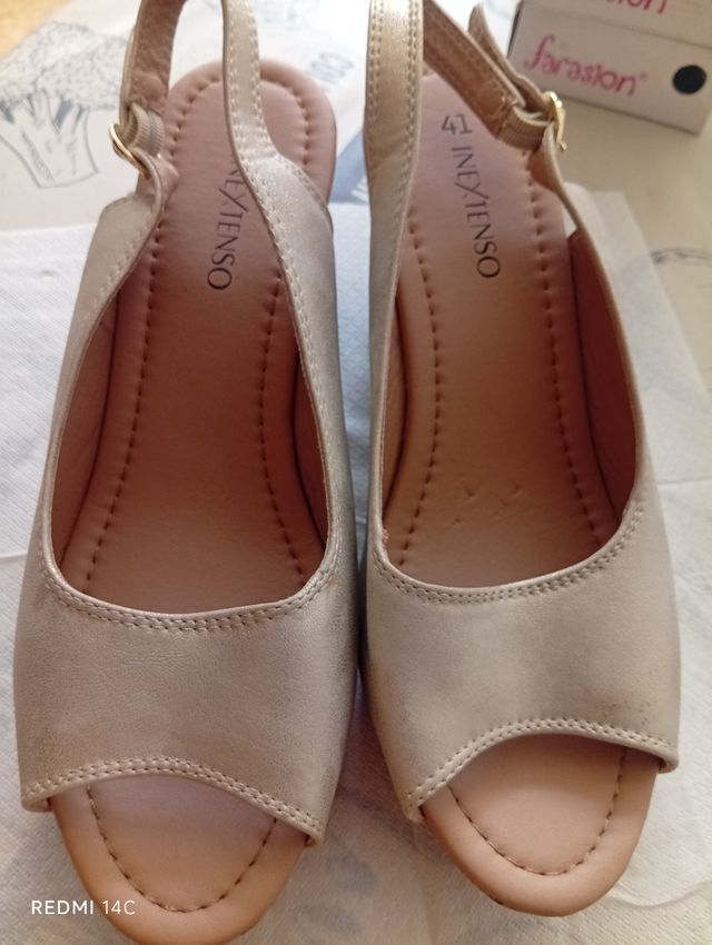 Sandalias INEXTENSO doradas 41