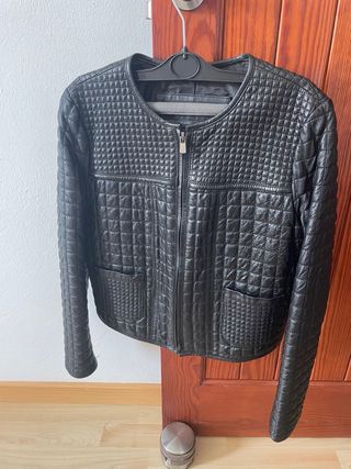 Chaqueta Zara Basic cuero negra Xl( tallaje pequeñ