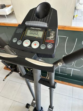 Bicicleta elíptica Pro-Form 585 EKG