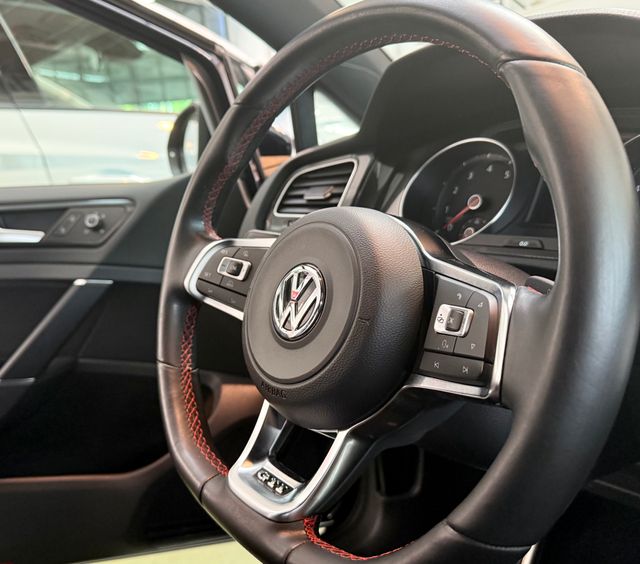 VOLKSWAGEN GOLF GTI PERFORMANCE 2.0 TSI 230CV