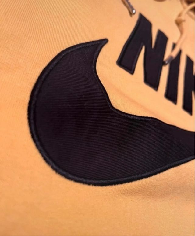 Felpa Nike gialla vintage anni 2000