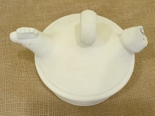 Alfarería artesanal botijo gallina de barro blanco