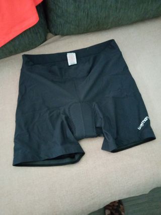 Ropa ciclismo talla XL. Se vende el lote completo.