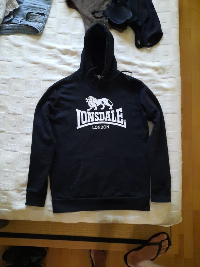 Sudadera Lonsdale negra con capucha