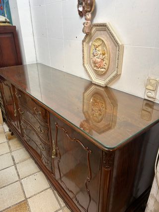 Gran aparador bajo de madera
