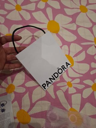 Pulsera, Charms de Pandora.