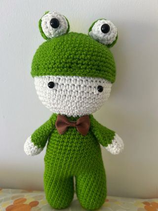 Muñeco amigurumi rana bebé