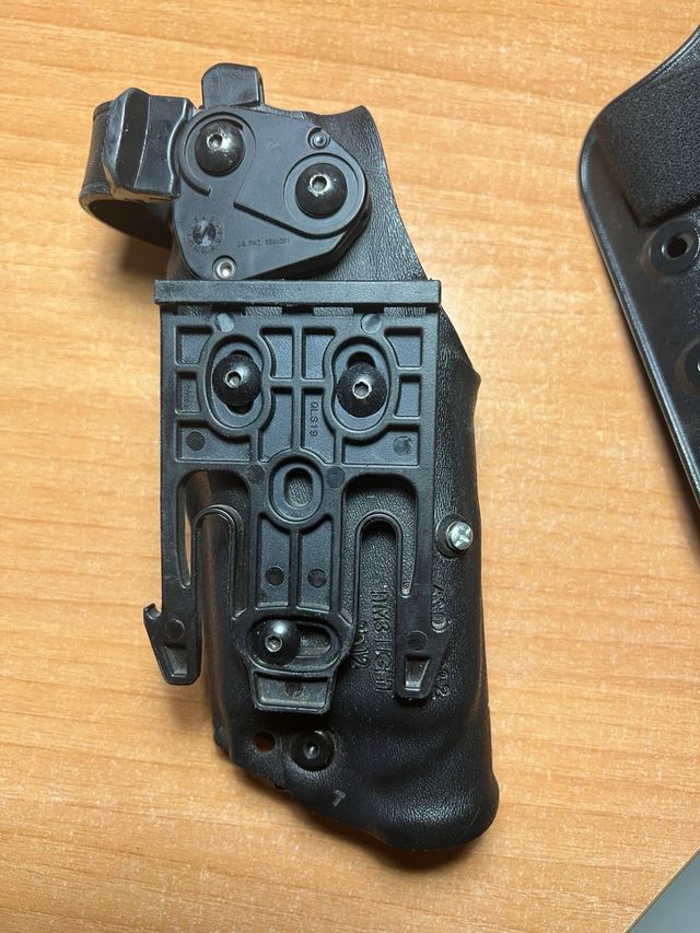 Funda Safariland Glock 17 con linterna