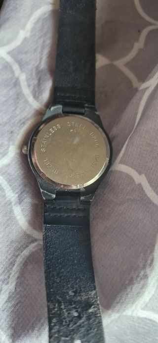 Reloj de pulsera negro