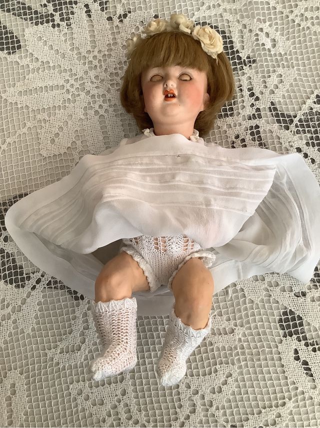 Muñeca porcelana antigua