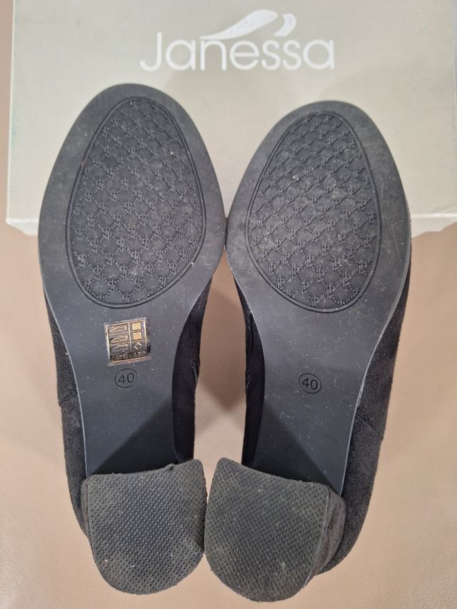 Tronchetti neri scamosciati 40