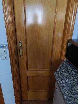 Puerta interior madera pino