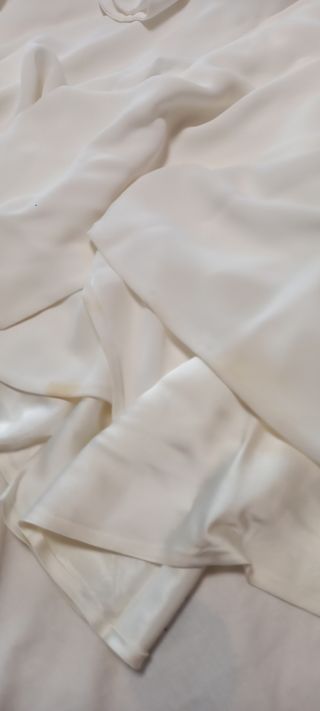 Bonito y elegante vestido novia blanco 