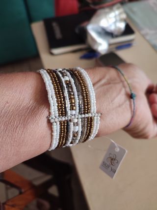 Bracciale perline e conchiglie madreperlate 