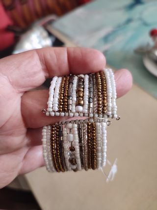 Bracciale perline e conchiglie madreperlate 