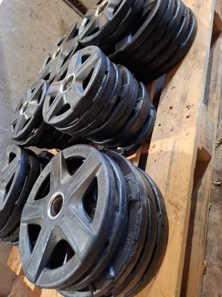 Discos 5, 10, 15 y 20kg maquinas gimnasio y barras